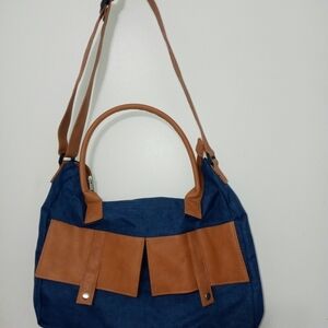 COPY - AARP Classic Courier Organizer Tote With Pockets and shoulder strap